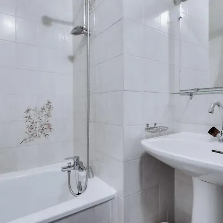 T3 Pour 6 Pers Avec Balcon, Parking Et Wifi, Proche Des Stations De Ski - - Fr-1-402-44 Apartmán *